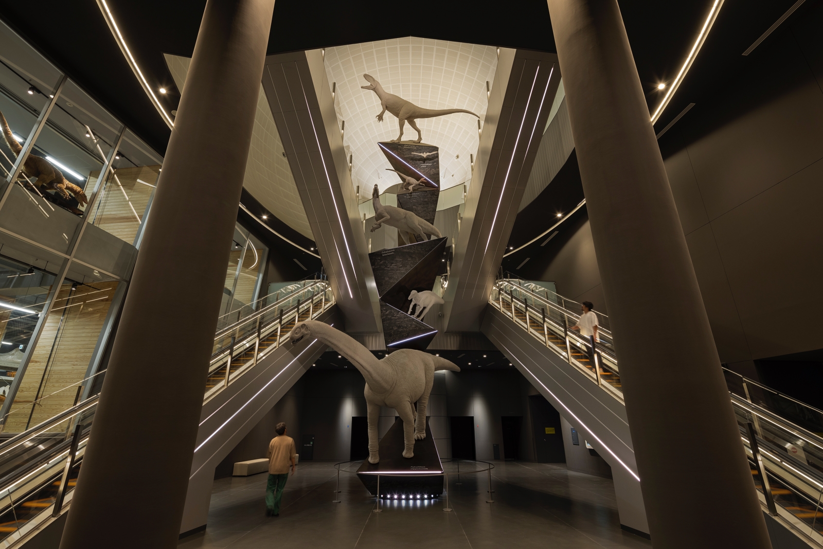 iF｜2025 iF 頒獎之夜登場｜柏林弗里德里希城宮｜DECO 社長林淑華率台灣設計師出席盛會，共襄國際設計盛典！-18